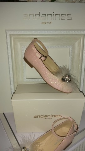Andanines Pink glitter shoes with feathers & jewels 