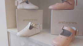 Andanines bow back pram shoes 