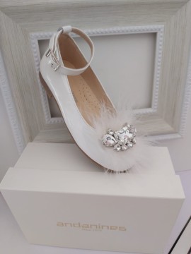 Andanines Pearl white shoes with feathers & jewels 