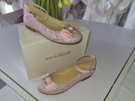 Girls pink glitter shoe