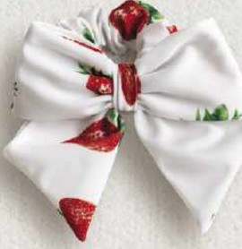 Meia Pata Strawberries bow scrunchie 